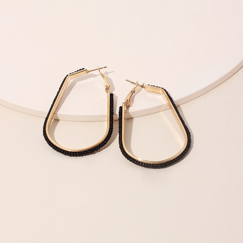Black Cute Woven Based U-Shaped Rice Beads Pierced Oblong Earrings S0196